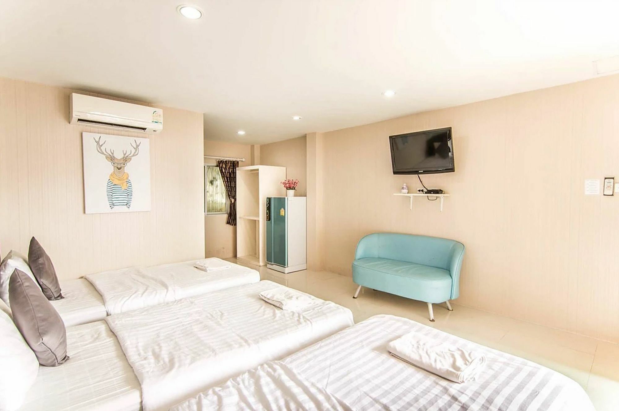 Tawaen Beach Resort Ko Lan Exterior photo